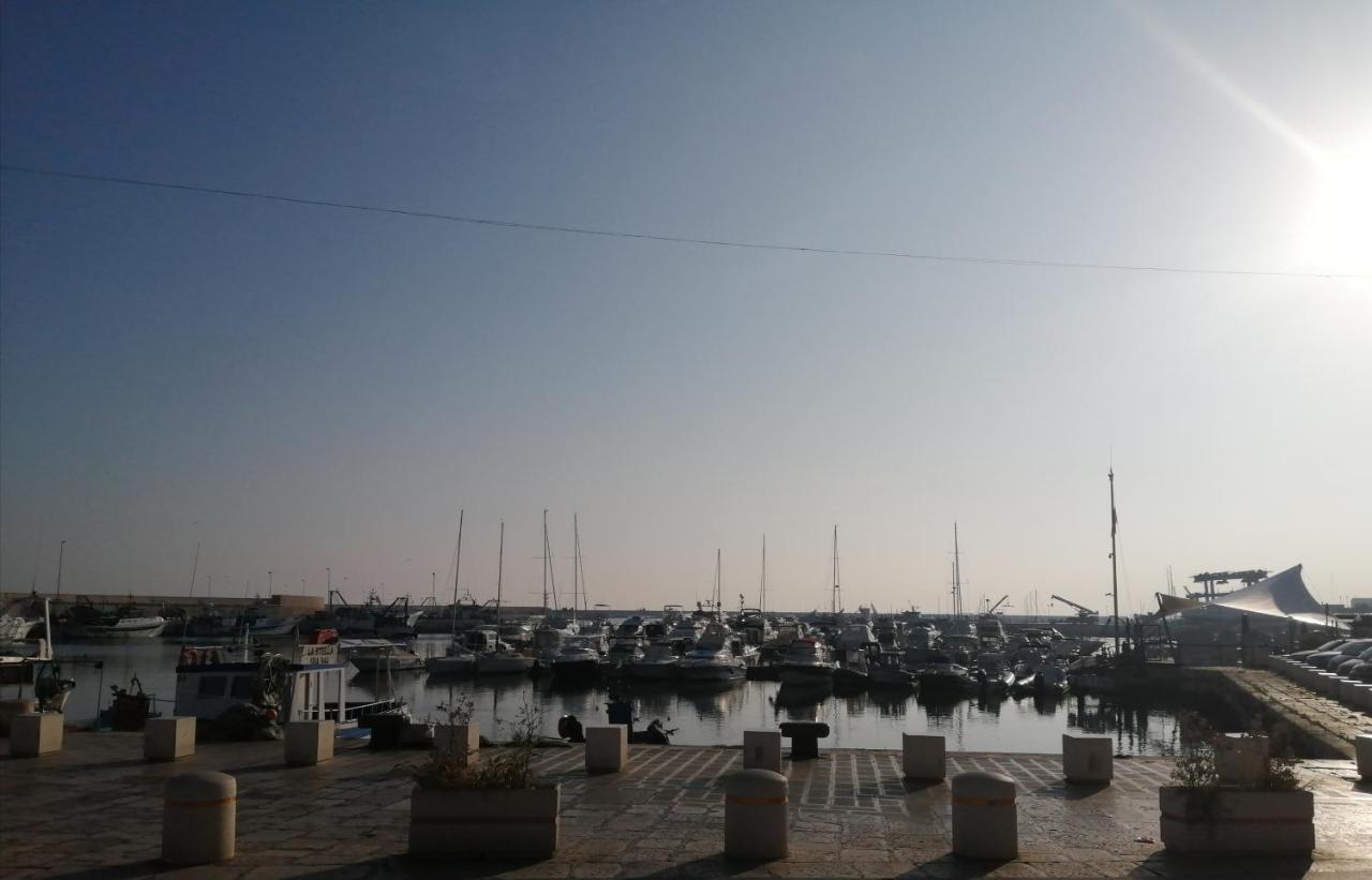 Holithªy Molª Bed & Breakfast Mola di Bari Exterior photo