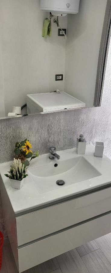 Holithªy Molª Bed & Breakfast Mola di Bari Exterior photo